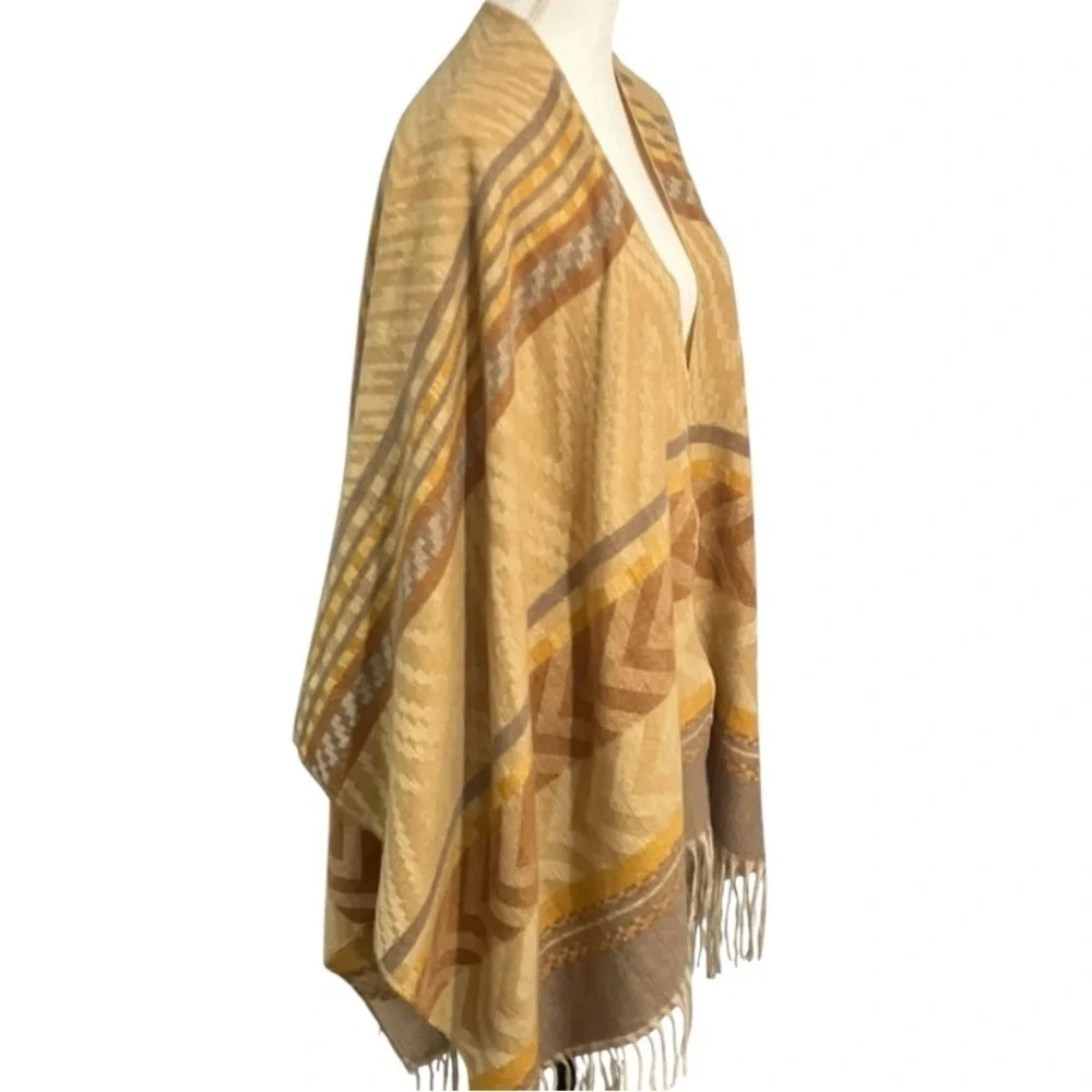 Neutral Geometric Ruana - so soft and goes with everything!